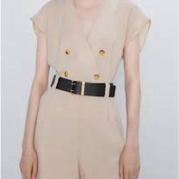 Cream Short Set - Picture 2 of 9